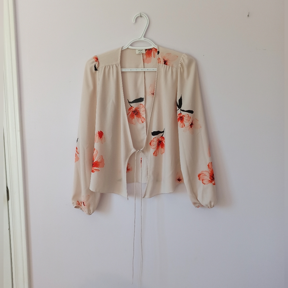 Aritzia Wilfred Floral Front Tie Shirt with Puff Sleeves